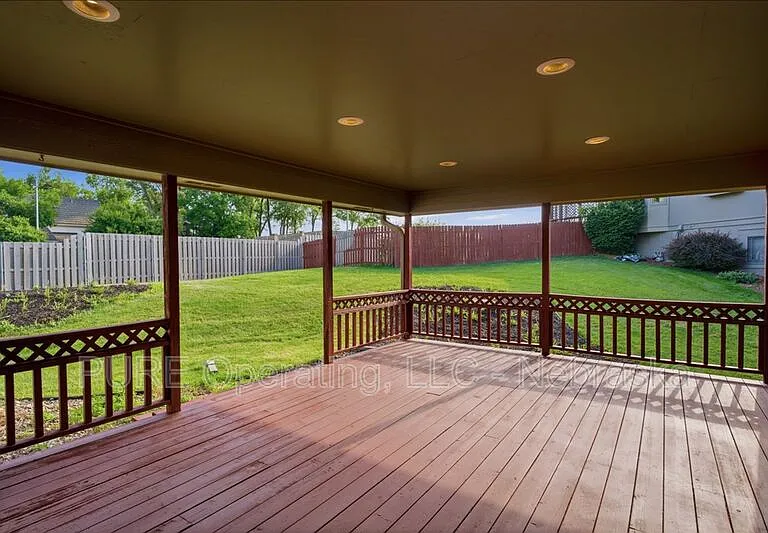 15527 Mason Cir — Photo 38