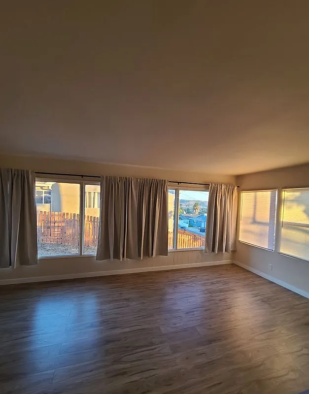2 bed, 1.0 bath, 1050 sqft, $2,700 — Photo 4