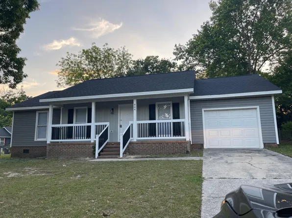 944 Inglewood Ln, Fayetteville, NC 28314