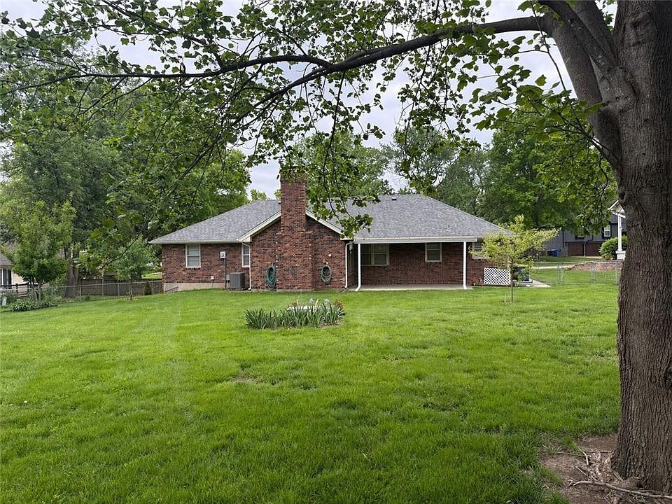 2nd image of 10606 W 54th St