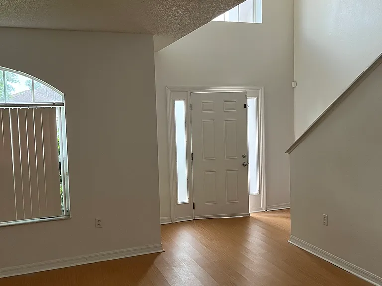 540 Brighton Ct — Photo 43