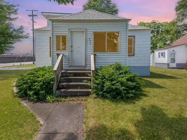 422 S Manitou St, Pinconning, MI 48650