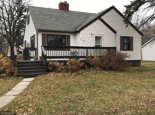 905 Lake St NE, Warroad, MN 56763