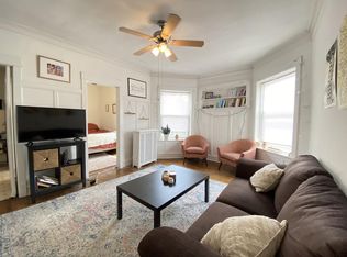 3717 N Broadway St APT 1R, Chicago, IL 60613