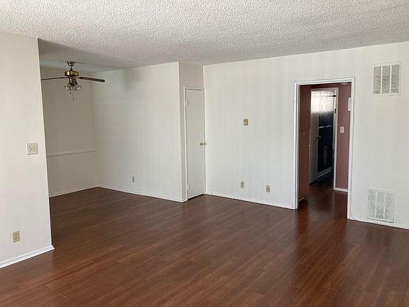 3rd image of 1234 N Laurel Ave #1077749