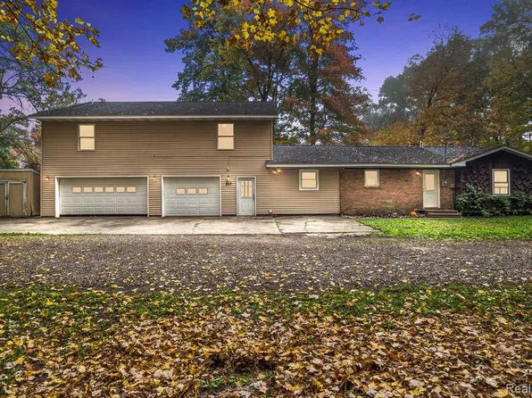 257 Edgewood Dr, Quincy, MI 49082