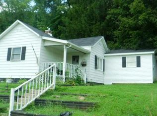 38 Spring St, Glouster, OH 45732