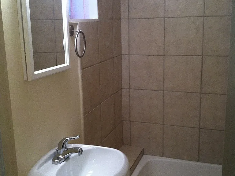 285 Hudson St #1 — Photo 4