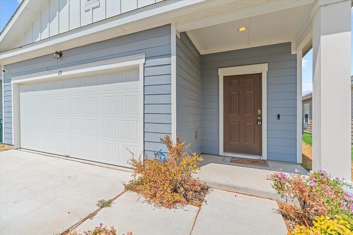 3 bed, 2.0 bath, 1498 sqft, $1,875 — Photo 3
