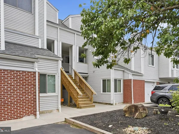 2708 Creekside Dr, Newark, DE 19711
