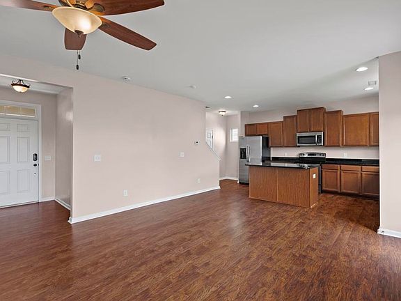 5th image of 432 Bald Cypress Ln