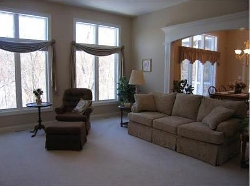 3rd image of 210 McKinsie Ct NE