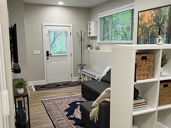 5th image of 10737 SW Lancaster Rd #1