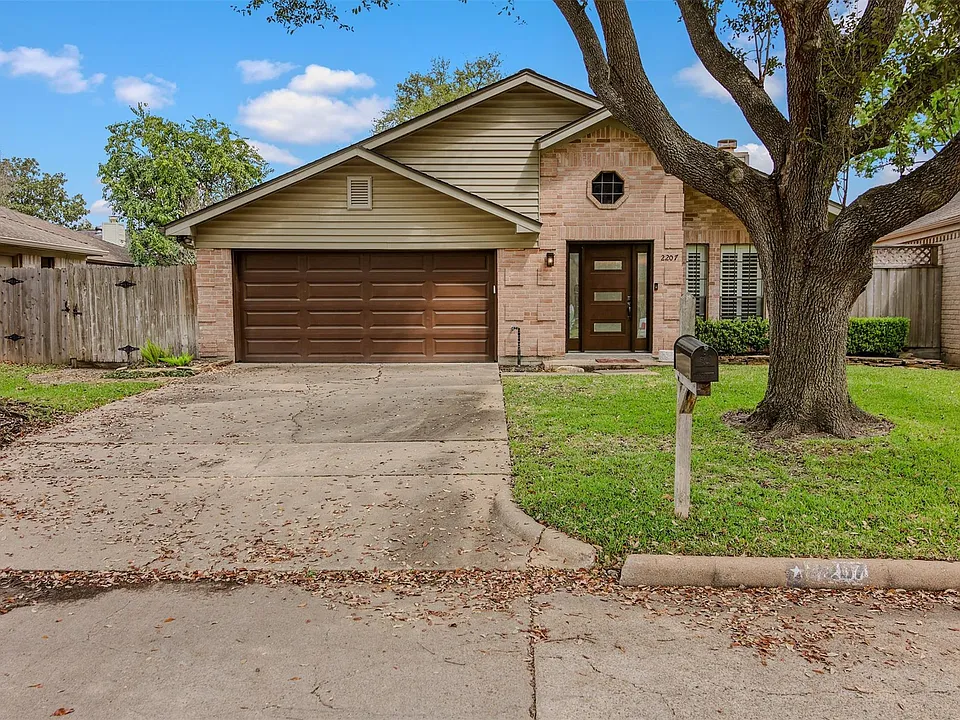 2207 Briarwest Blvd