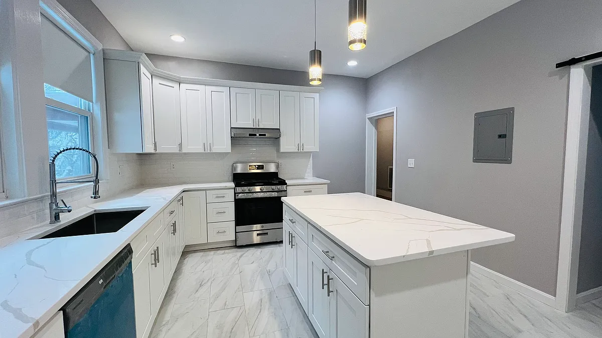 Building Photo - 206 Winchester St #206