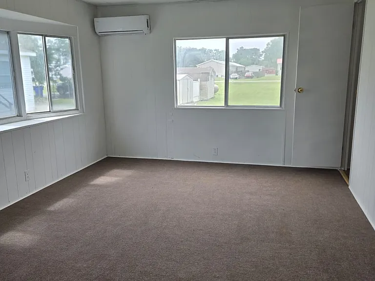 591 Maxanna Ave — Photo 12