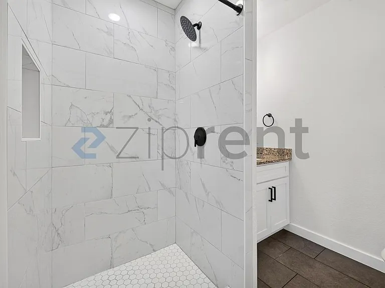 1319 Lynn Haven Ave — Photo 27
