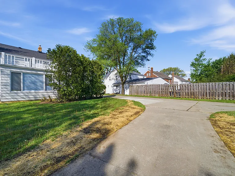 4037 Washington Blvd — Photo 4