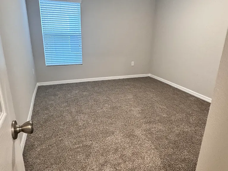 Bedroom #1
New carpet