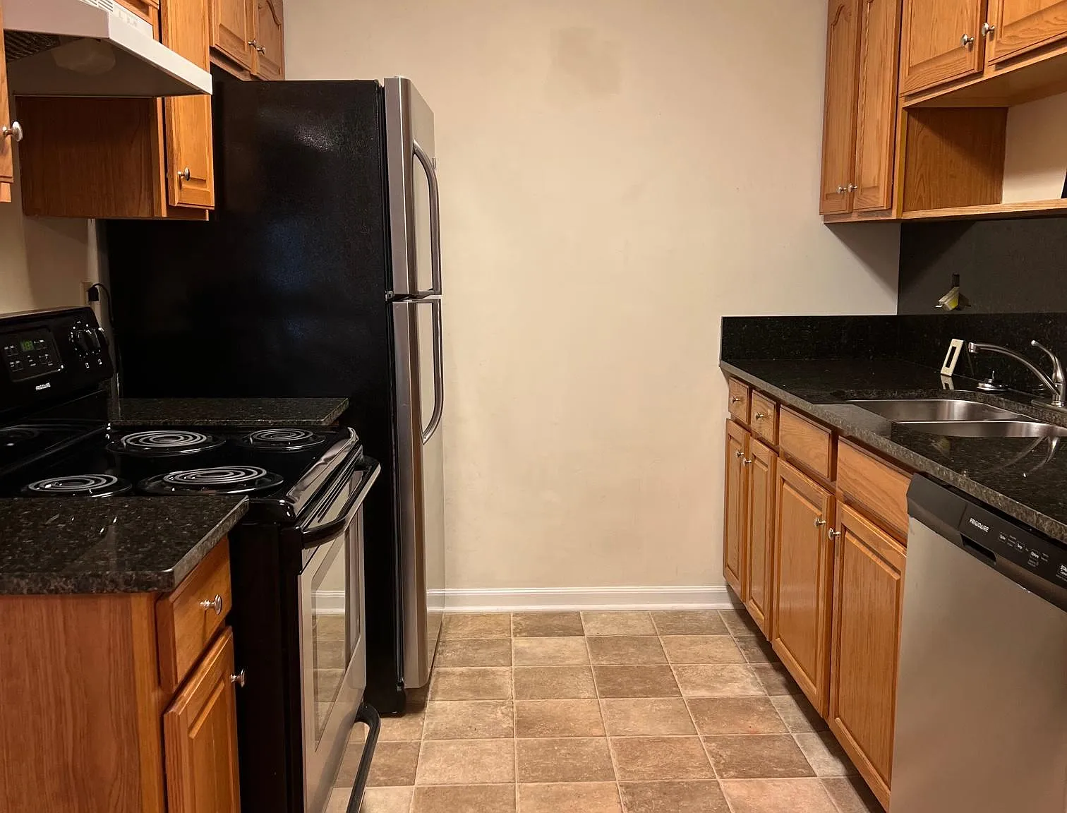 2 bed, 1470 sqft, $1,500 — Photo 4