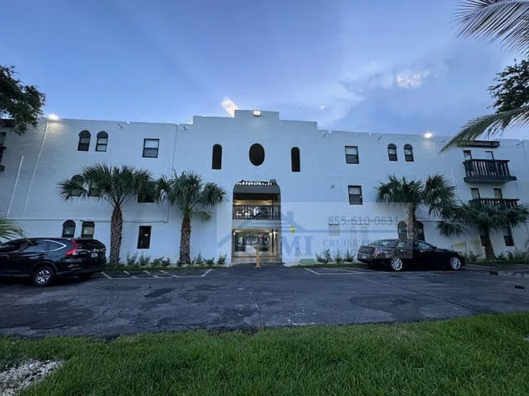 Riverside Manor/N'ice Apartments - 889 Riverside Drive, Ft. Lauderdale, FL 33312 — Photo 15