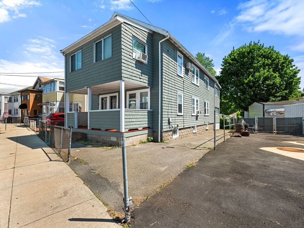 Apartment in Chelsea, Prattville, Suffolk - View 3