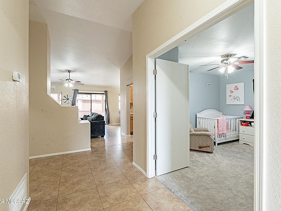 5th image of 3043 W Country Hill Dr