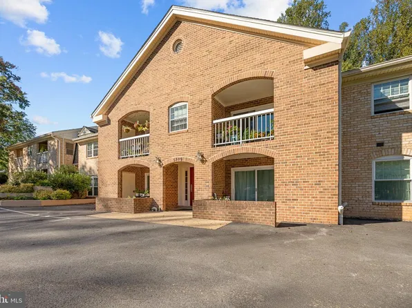 5809 Cove Landing Rd APT 303, Burke, VA 22015