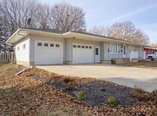 111 Howard St, Sumner, IA 50674