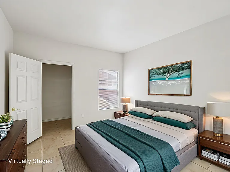 Sunrise Park Condominiums — Photo 17