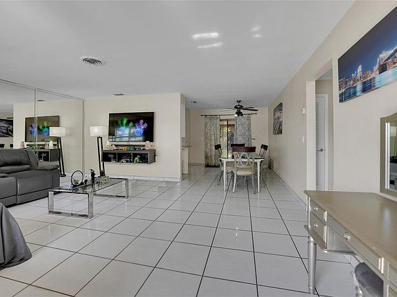 2nd image of 9425 SW 50th Street