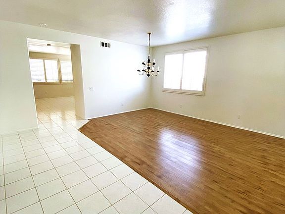 4th image of 3239 Thoroughbred St