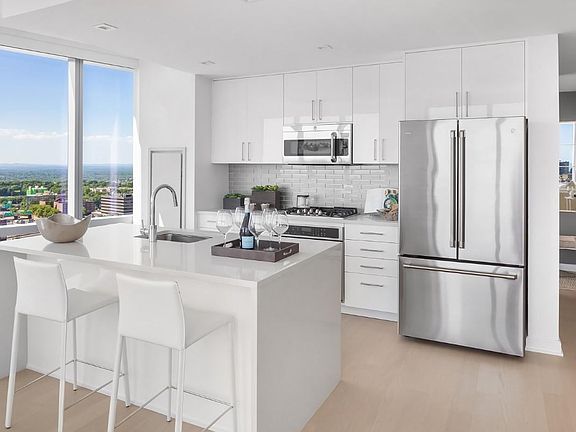 5th image of 101 Park Ave #33