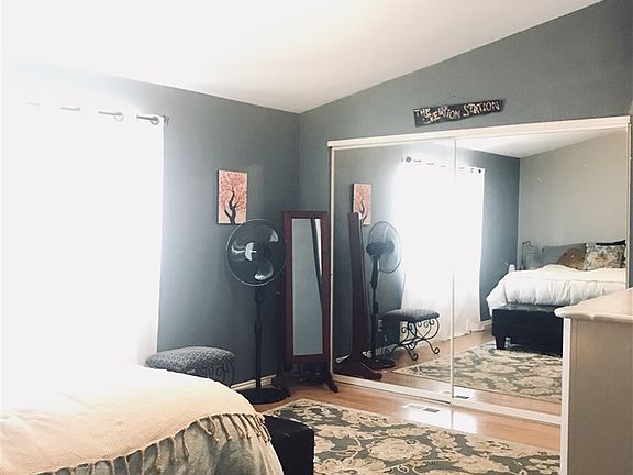 3rd image of 10100-86 Pioneer Trl