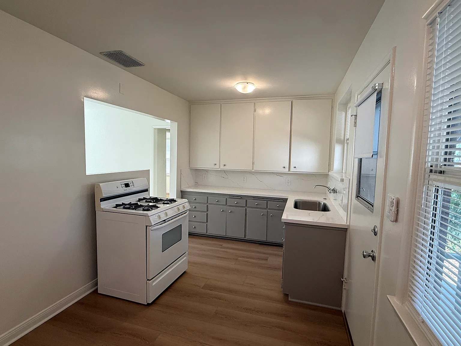 W Laurel Ave, Sierra Madre — Photo 3