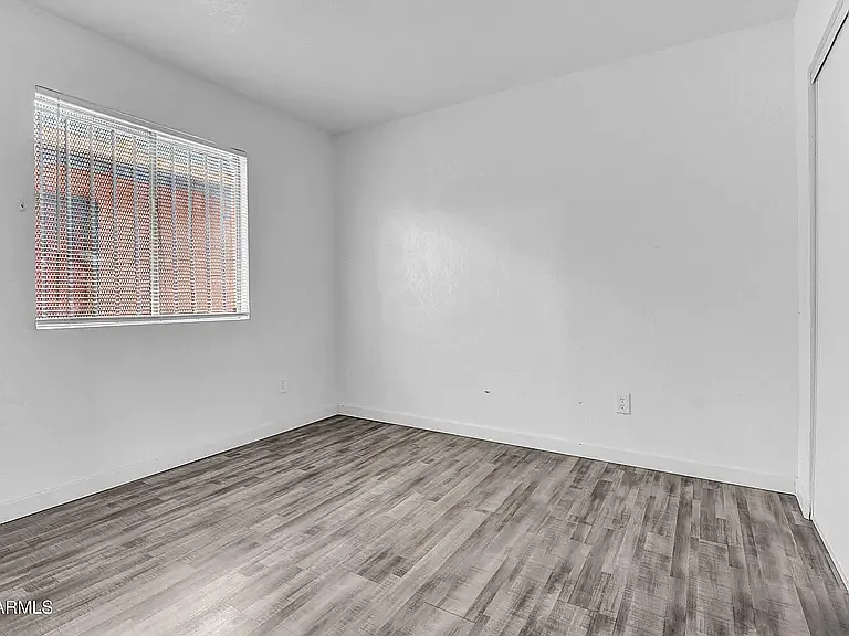 2 bed, 700 sqft, $1,245 — Photo 3