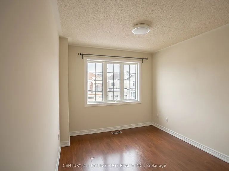 3229 Edwyna Dr — Photo 9