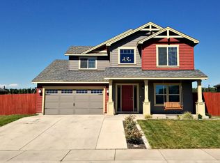 905 Magnum Ave, Moxee, WA 98936