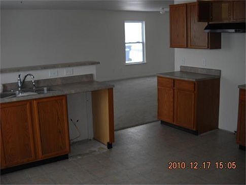 5th image of 421 Warrior Ct