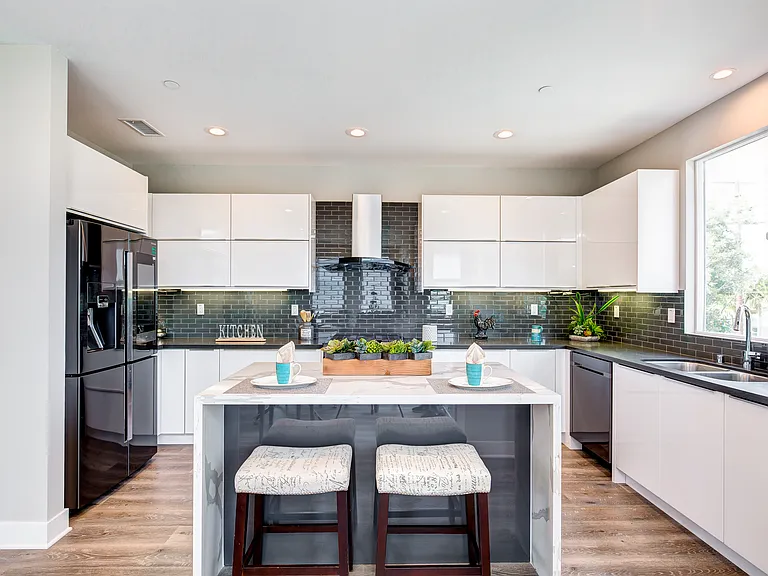2068 Maple Ave #C — Photo 10