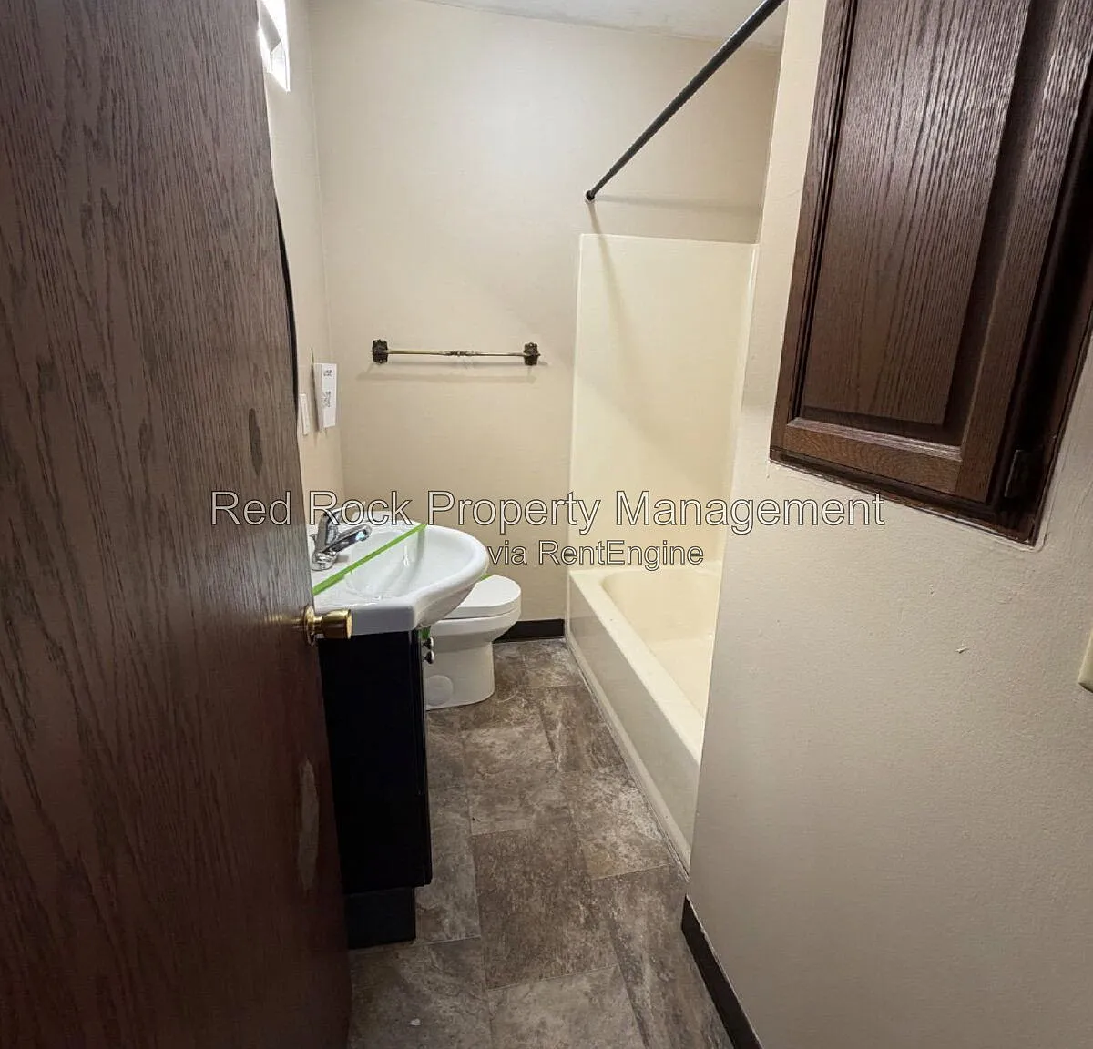 3 bed, 1.0 bath, 816 sqft, $1,550 — Photo 3