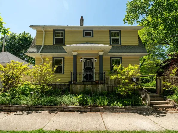 731 E Oklahoma AVENUE, Milwaukee, WI 53207