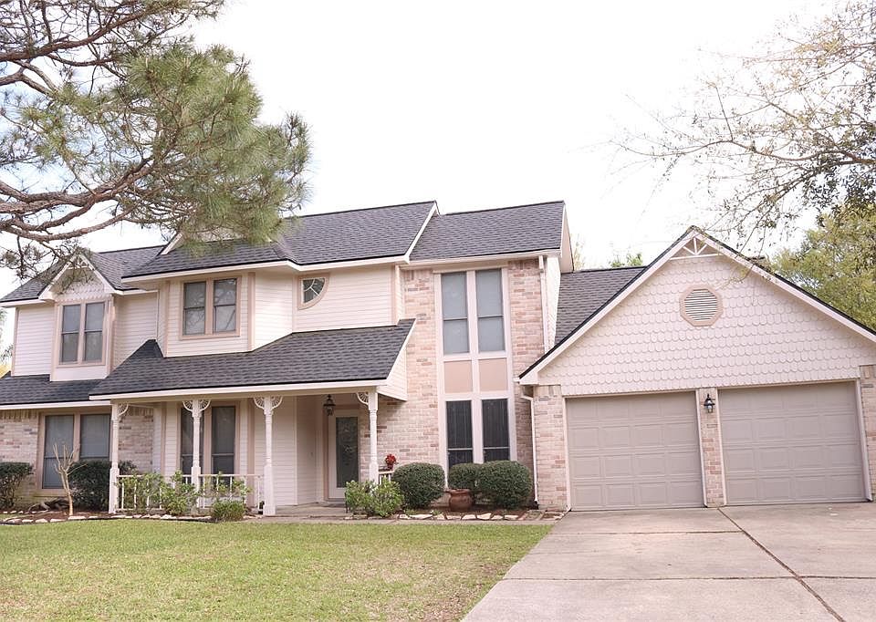 1st image of 901 Essex Dr