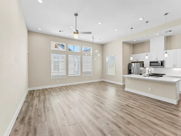 814 Thornton Rd, Houston, TX