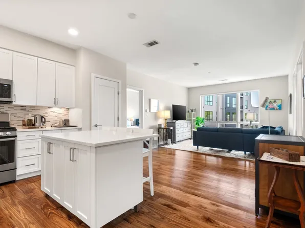 3531 Washington St Unit 304, Boston, MA 02130