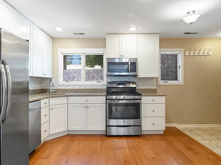 1069 S Park Ter #205 — Photo 4
