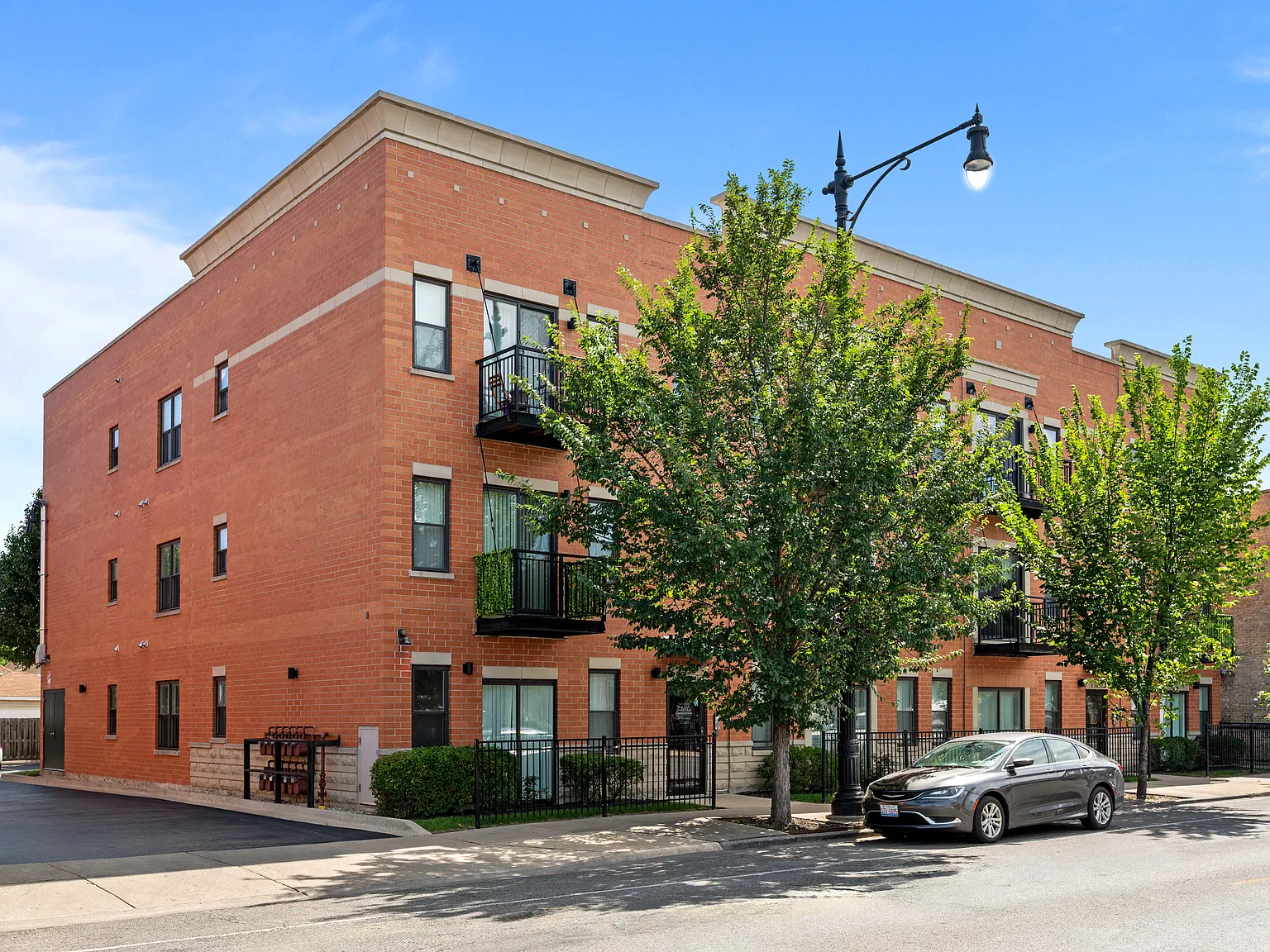 Zitella on Central — Photo 2