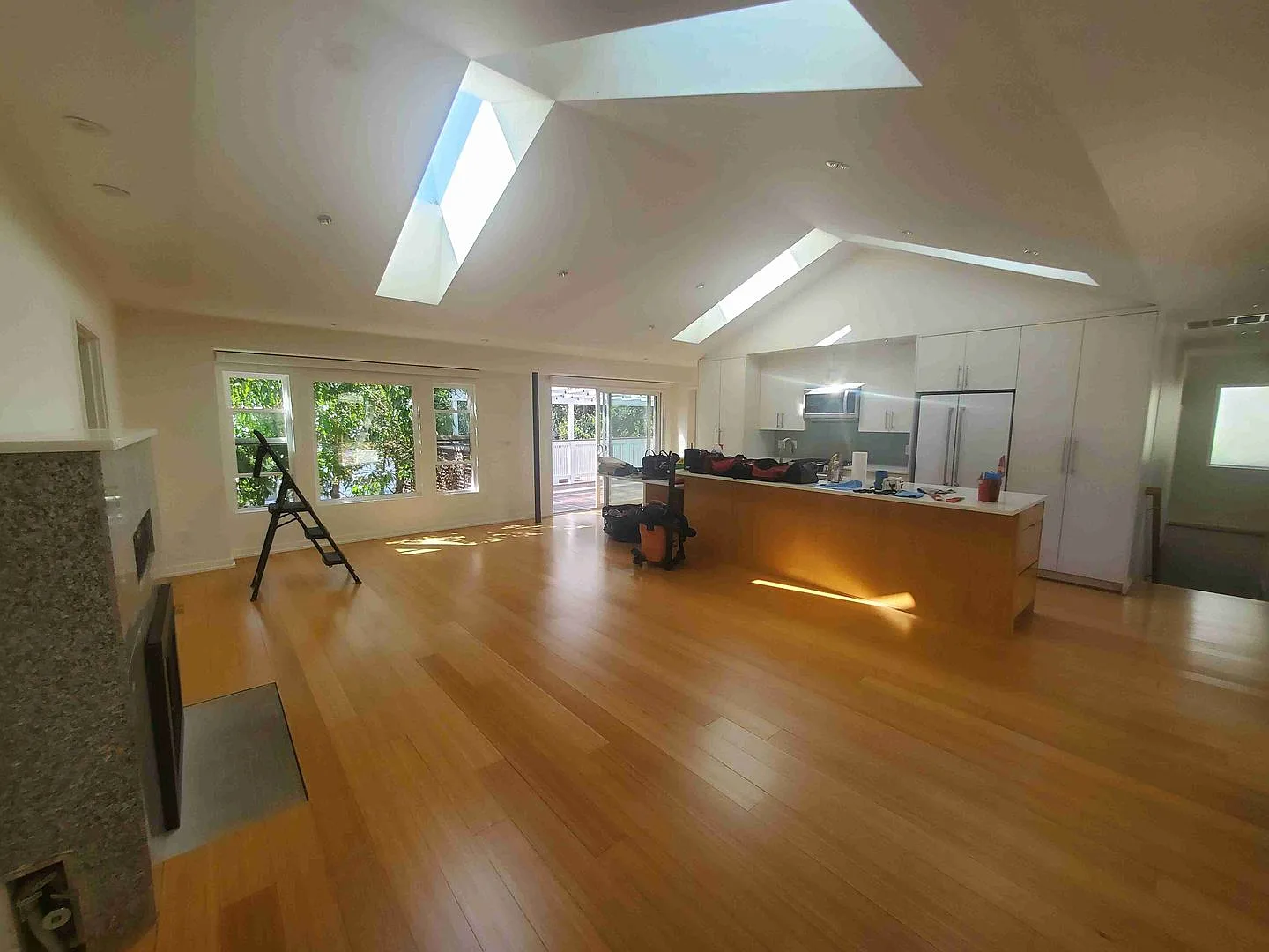 Prime Wallingford location 4 bed, 3 bath with updates. — Photo 2