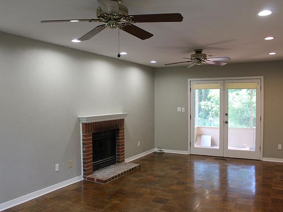 5th image of 410 Locksley Ln