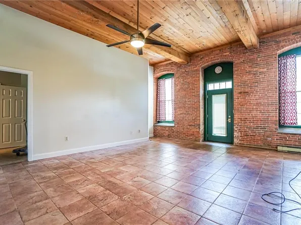 300 Front St APT 114, Pawtucket, RI 02860